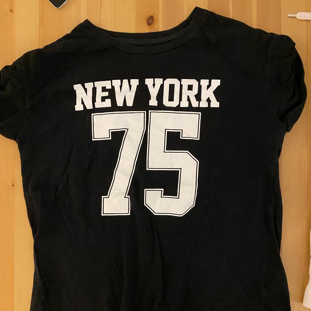 IZZUE black short sleeves “New York”